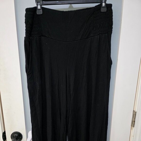 Torrid Women’s Gaucho Pants Size 1 Black Cropped Wide Leg Stretch Plus Size - Picture 1 of 10